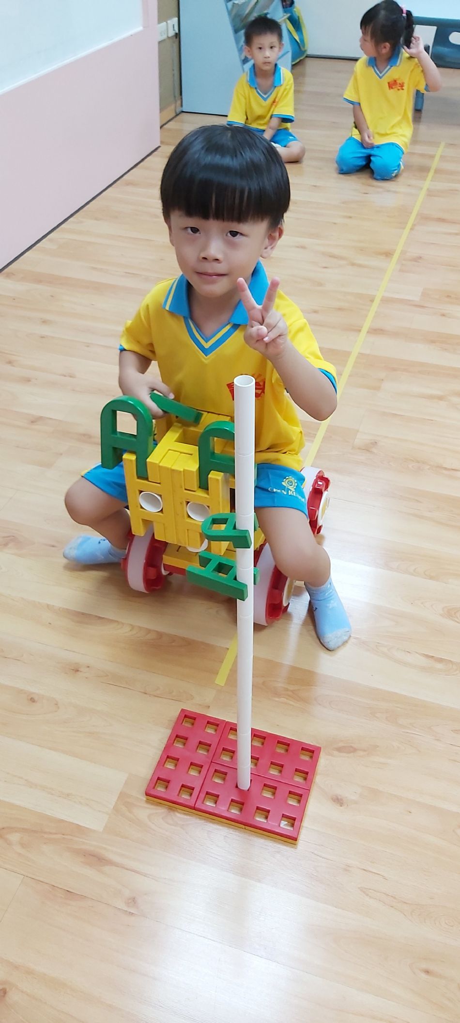 文件 : <FONT COLOR='red'>(108.08.21)積木課-1.JPG</FONT> <BR> 尺寸 : <FONT COLOR='blue'>950 × 2109</FONT> 圖元 <BR> 格式 : <FONT COLOR='green'>jpg</FONT> <BR> 大小 : <FONT COLOR='green'> -- </FONT> KB