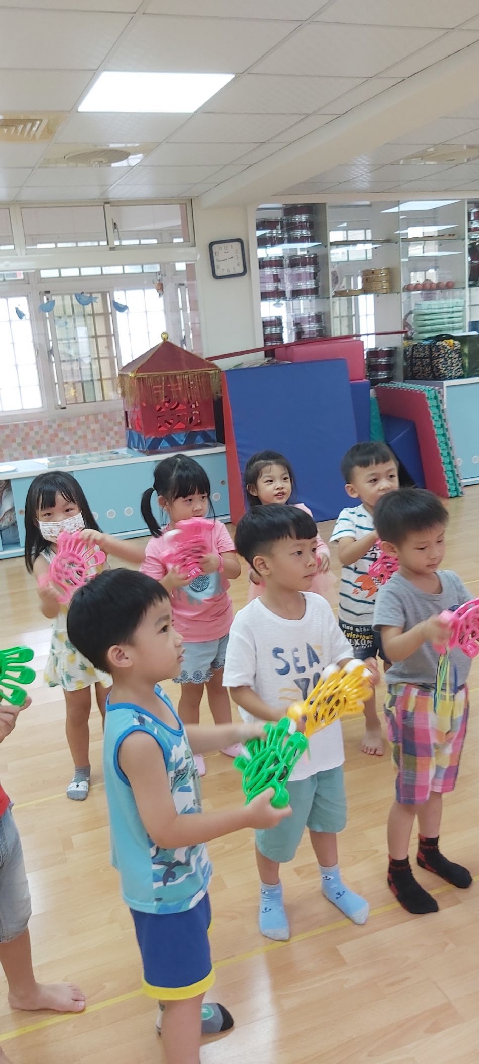 文件 : <FONT COLOR='red'>(108.09.05)音樂課-2.JPG</FONT> <BR> 尺寸 : <FONT COLOR='blue'>950 × 2109</FONT> 圖元 <BR> 格式 : <FONT COLOR='green'>jpg</FONT> <BR> 大小 : <FONT COLOR='green'> -- </FONT> KB