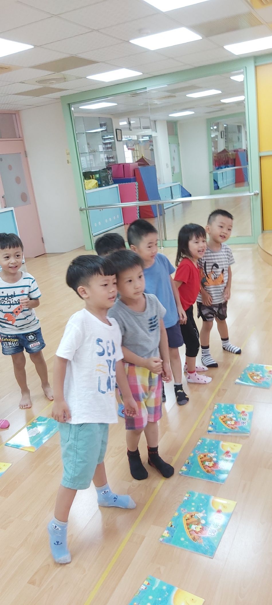 文件 : <FONT COLOR='red'>(108.09.05)音樂課-3.JPG</FONT> <BR> 尺寸 : <FONT COLOR='blue'>950 × 2109</FONT> 圖元 <BR> 格式 : <FONT COLOR='green'>jpg</FONT> <BR> 大小 : <FONT COLOR='green'> -- </FONT> KB