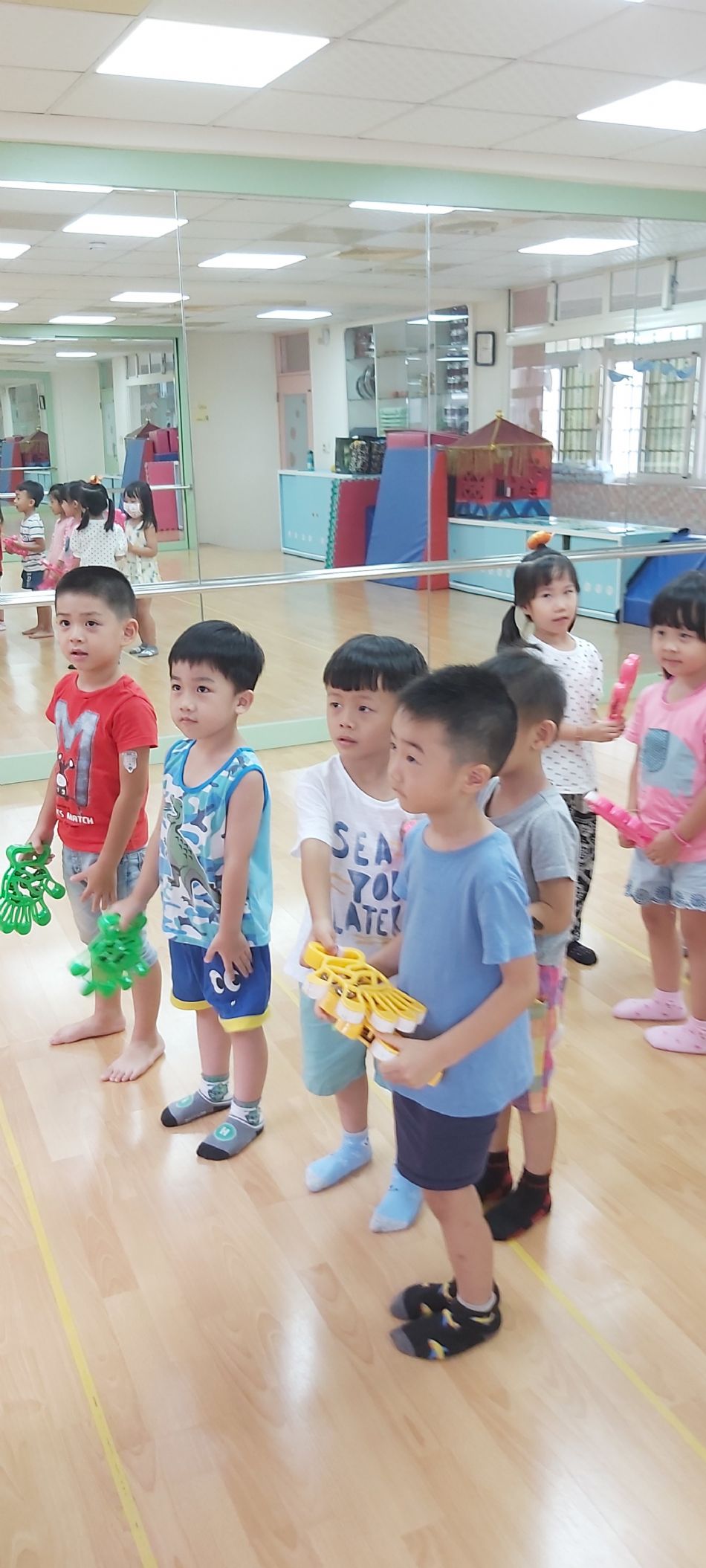 文件 : <FONT COLOR='red'>(108.09.05)音樂課-4.JPG</FONT> <BR> 尺寸 : <FONT COLOR='blue'>950 × 2109</FONT> 圖元 <BR> 格式 : <FONT COLOR='green'>jpg</FONT> <BR> 大小 : <FONT COLOR='green'> -- </FONT> KB