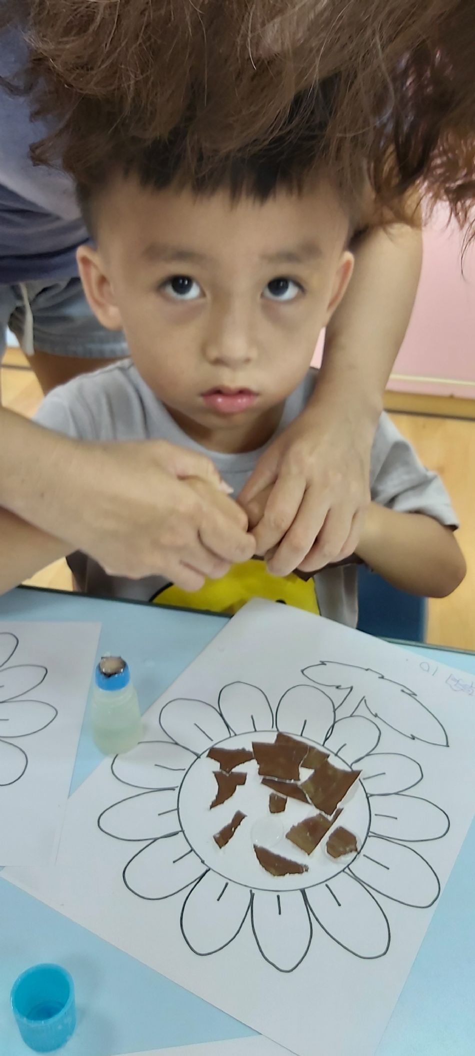 文件 : <FONT COLOR='red'>(108.08.15)撕貼畫【向日葵花】.JPG</FONT> <BR> 尺寸 : <FONT COLOR='blue'>950 × 2109</FONT> 圖元 <BR> 格式 : <FONT COLOR='green'>jpg</FONT> <BR> 大小 : <FONT COLOR='green'> -- </FONT> KB