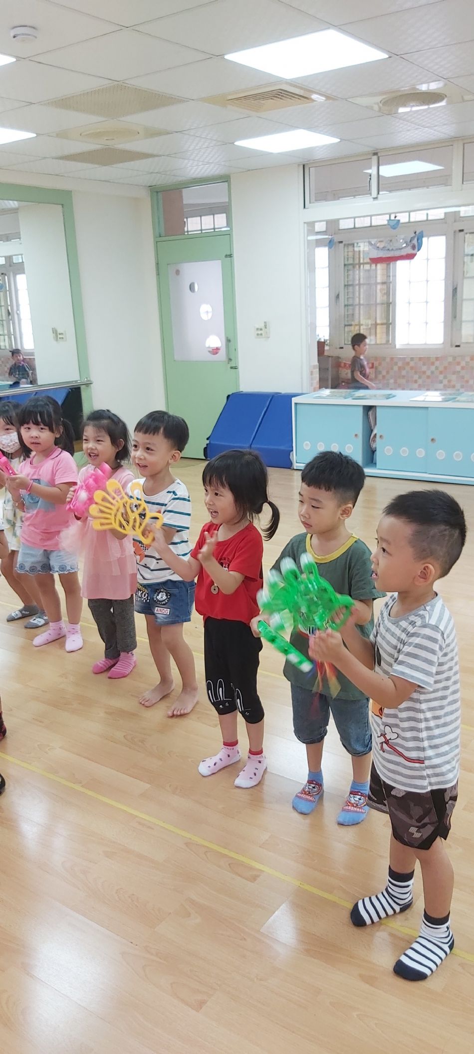 文件 : <FONT COLOR='red'>(108.09.05)音樂課-3.JPG</FONT> <BR> 尺寸 : <FONT COLOR='blue'>950 × 2109</FONT> 圖元 <BR> 格式 : <FONT COLOR='green'>jpg</FONT> <BR> 大小 : <FONT COLOR='green'> -- </FONT> KB