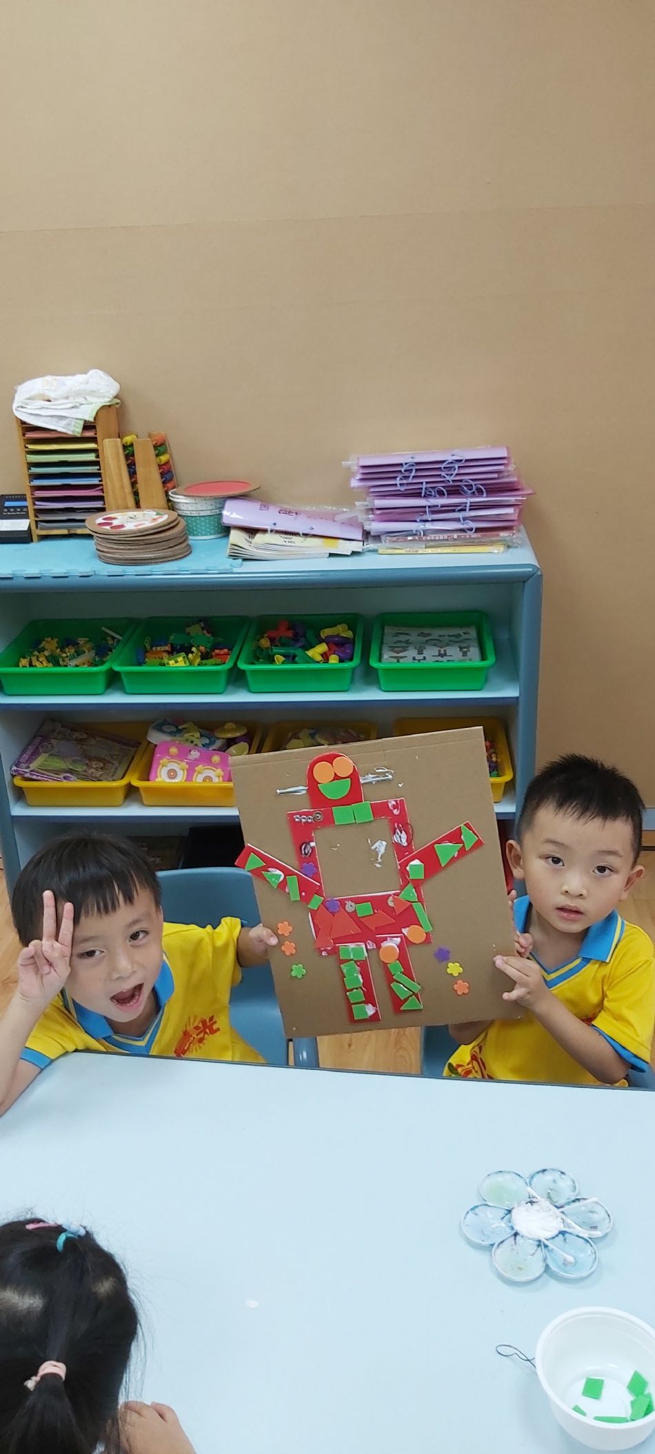 文件 : <FONT COLOR='red'>(108.09.11)美感課【機器人】.JPG</FONT> <BR> 尺寸 : <FONT COLOR='blue'>950 × 2109</FONT> 圖元 <BR> 格式 : <FONT COLOR='green'>jpg</FONT> <BR> 大小 : <FONT COLOR='green'> -- </FONT> KB