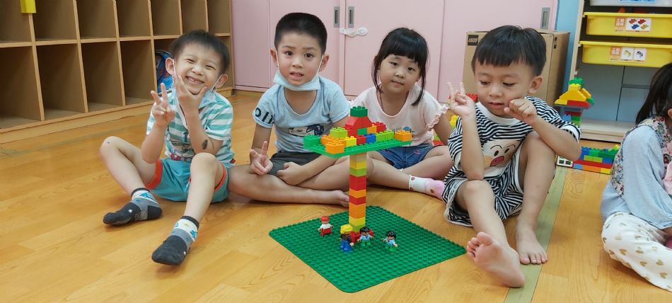 文件 : <FONT COLOR='red'>(108.09.12)樂高積木-3.JPG</FONT> <BR> 尺寸 : <FONT COLOR='blue'>950 × 428</FONT> 圖元 <BR> 格式 : <FONT COLOR='green'>jpg</FONT> <BR> 大小 : <FONT COLOR='green'> -- </FONT> KB