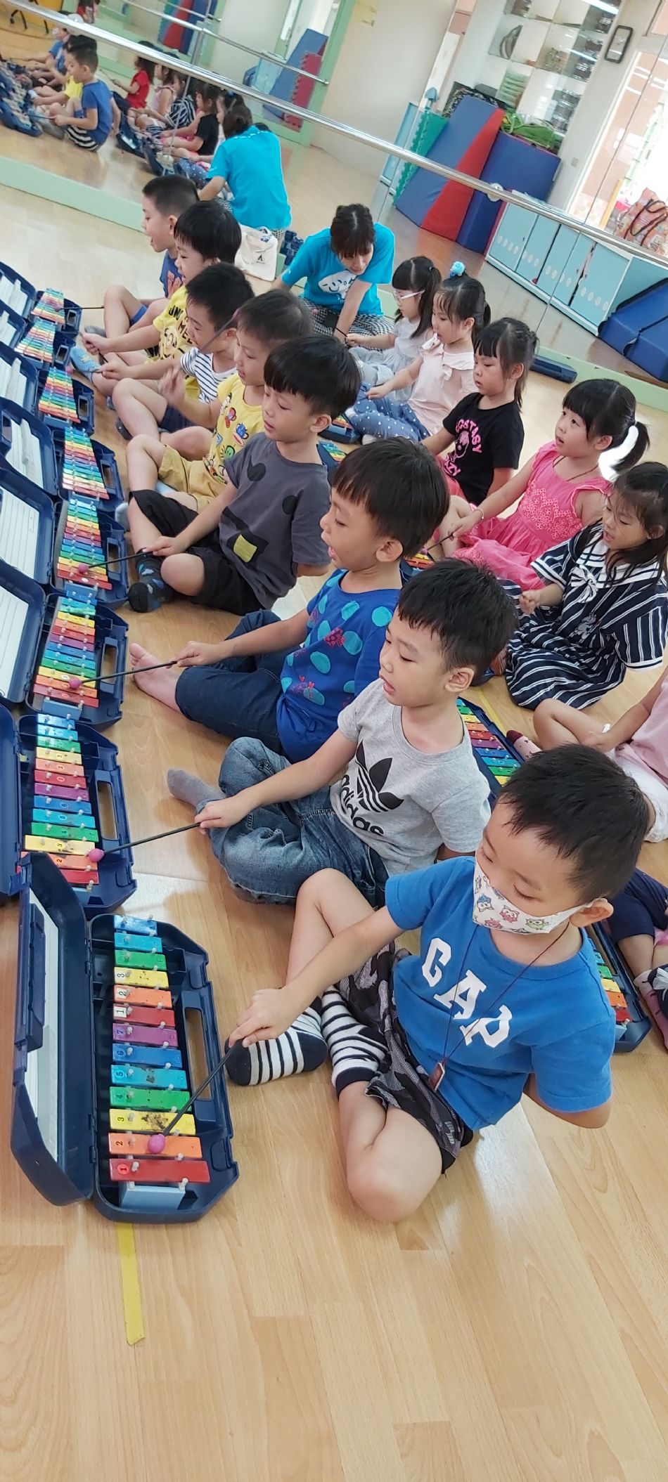 文件 : <FONT COLOR='red'>(108.10.03)音樂課-2.JPG</FONT> <BR> 尺寸 : <FONT COLOR='blue'>950 × 2109</FONT> 圖元 <BR> 格式 : <FONT COLOR='green'>jpg</FONT> <BR> 大小 : <FONT COLOR='green'> -- </FONT> KB