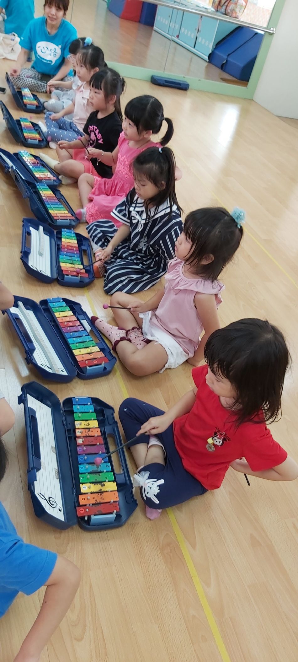 文件 : <FONT COLOR='red'>(108.10.03)音樂課-1.JPG</FONT> <BR> 尺寸 : <FONT COLOR='blue'>950 × 2109</FONT> 圖元 <BR> 格式 : <FONT COLOR='green'>jpg</FONT> <BR> 大小 : <FONT COLOR='green'> -- </FONT> KB