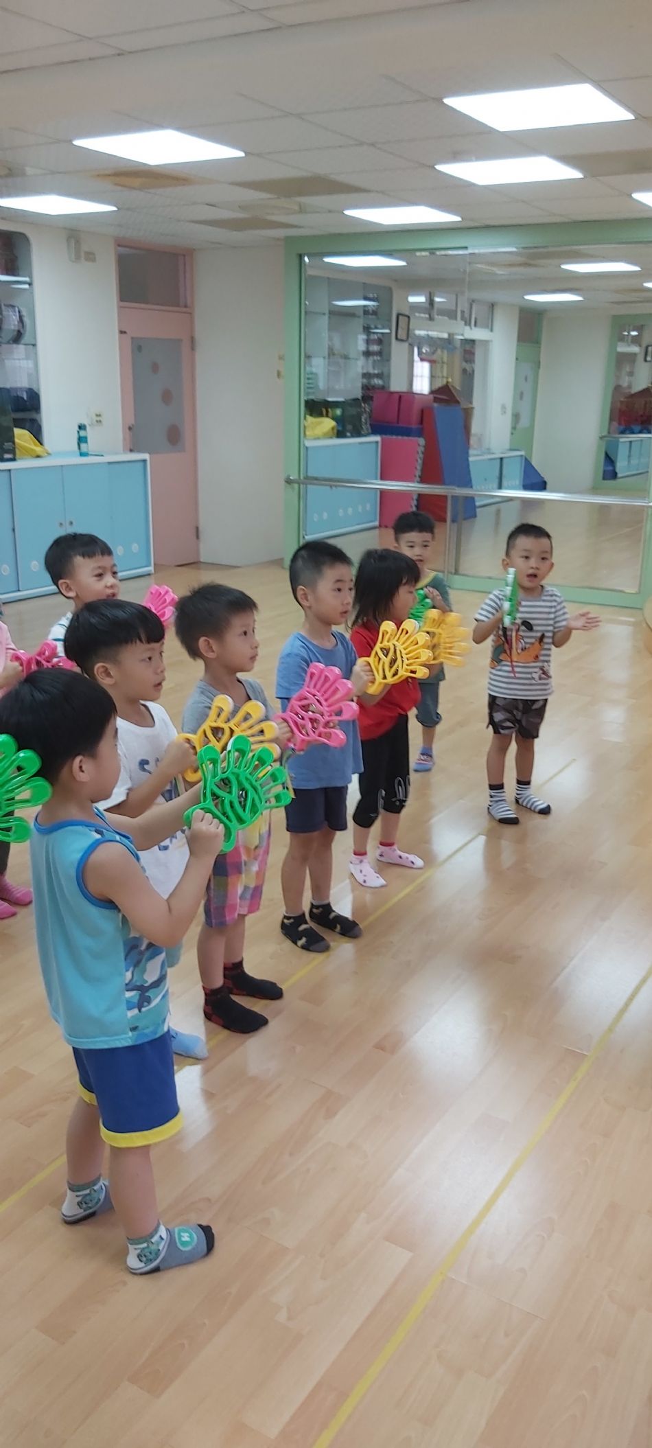 文件 : <FONT COLOR='red'>(108.09.05)音樂課-5.JPG</FONT> <BR> 尺寸 : <FONT COLOR='blue'>950 × 2109</FONT> 圖元 <BR> 格式 : <FONT COLOR='green'>jpg</FONT> <BR> 大小 : <FONT COLOR='green'> -- </FONT> KB