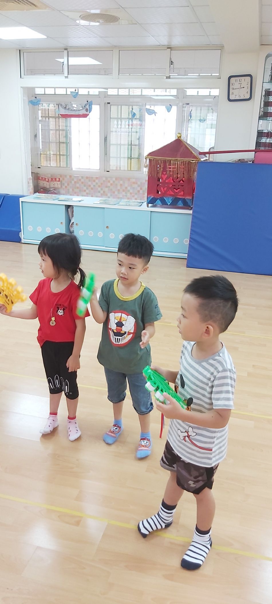 文件 : <FONT COLOR='red'>(108.09.05)音樂課.JPG</FONT> <BR> 尺寸 : <FONT COLOR='blue'>950 × 2109</FONT> 圖元 <BR> 格式 : <FONT COLOR='green'>jpg</FONT> <BR> 大小 : <FONT COLOR='green'> -- </FONT> KB