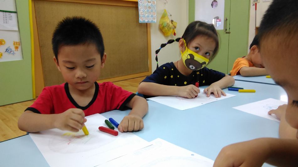 文件 : <FONT COLOR='red'>(108.08.14)創意塗鴨.JPG</FONT> <BR> 尺寸 : <FONT COLOR='blue'>950 × 534</FONT> 圖元 <BR> 格式 : <FONT COLOR='green'>jpg</FONT> <BR> 大小 : <FONT COLOR='green'> -- </FONT> KB