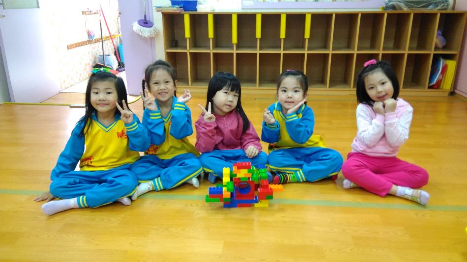 文件 : <FONT COLOR='red'>(108.11.27)樂高創作【尋寶記】-1.JPG</FONT> <BR> 尺寸 : <FONT COLOR='blue'>950 × 534</FONT> 圖元 <BR> 格式 : <FONT COLOR='green'>jpg</FONT> <BR> 大小 : <FONT COLOR='green'> -- </FONT> KB