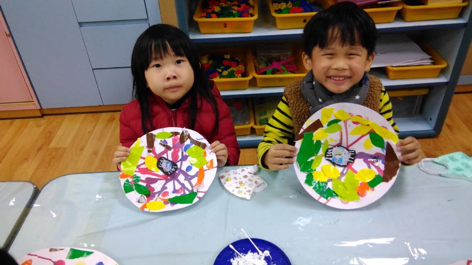 文件 : <FONT COLOR='red'>(108.11.28)美感創作【跟著線條走】.JPG</FONT> <BR> 尺寸 : <FONT COLOR='blue'>950 × 534</FONT> 圖元 <BR> 格式 : <FONT COLOR='green'>jpg</FONT> <BR> 大小 : <FONT COLOR='green'> -- </FONT> KB