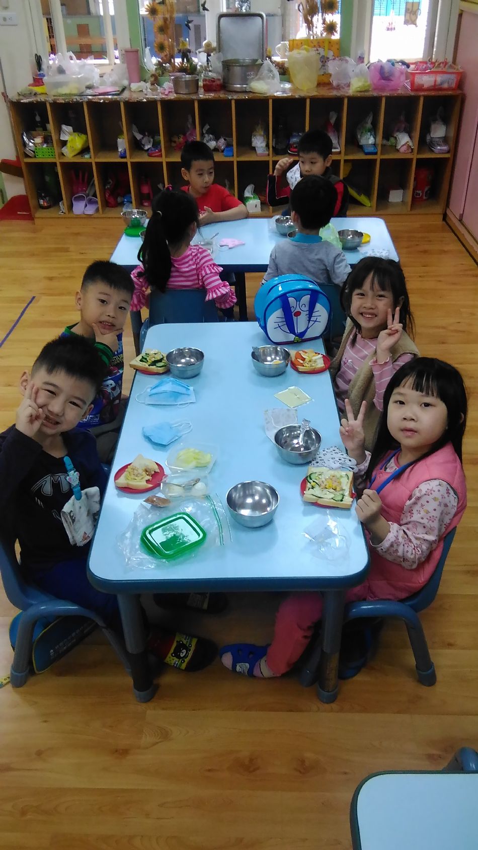 文件 : <FONT COLOR='red'>(109.04.21)主題課程【蔬菜三明治】-6.JPG</FONT> <BR> 尺寸 : <FONT COLOR='blue'>950 × 1689</FONT> 圖元 <BR> 格式 : <FONT COLOR='green'>jpg</FONT> <BR> 大小 : <FONT COLOR='green'> -- </FONT> KB