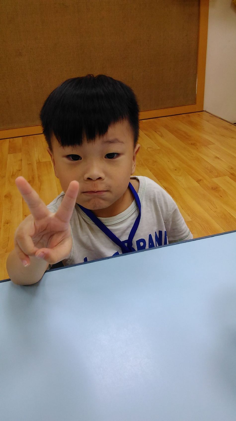 文件 : <FONT COLOR='red'>(108.08.12)新鮮人.JPG</FONT> <BR> 尺寸 : <FONT COLOR='blue'>950 × 1689</FONT> 圖元 <BR> 格式 : <FONT COLOR='green'>jpg</FONT> <BR> 大小 : <FONT COLOR='green'> -- </FONT> KB