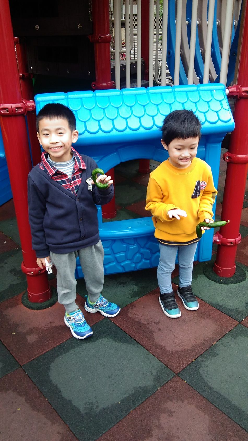 文件 : <FONT COLOR='red'>(109.04.24)主題課程【小黃瓜收成】-1.JPG</FONT> <BR> 尺寸 : <FONT COLOR='blue'>950 × 1689</FONT> 圖元 <BR> 格式 : <FONT COLOR='green'>jpg</FONT> <BR> 大小 : <FONT COLOR='green'> -- </FONT> KB