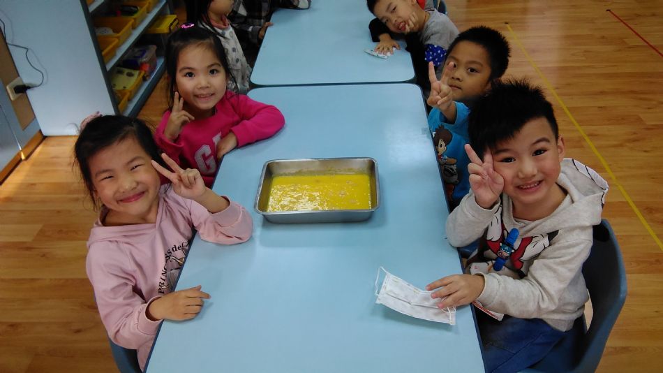 文件 : <FONT COLOR='red'>(108.11.15)主題課程【布丁DIY】.JPG</FONT> <BR> 尺寸 : <FONT COLOR='blue'>950 × 534</FONT> 圖元 <BR> 格式 : <FONT COLOR='green'>jpg</FONT> <BR> 大小 : <FONT COLOR='green'> -- </FONT> KB