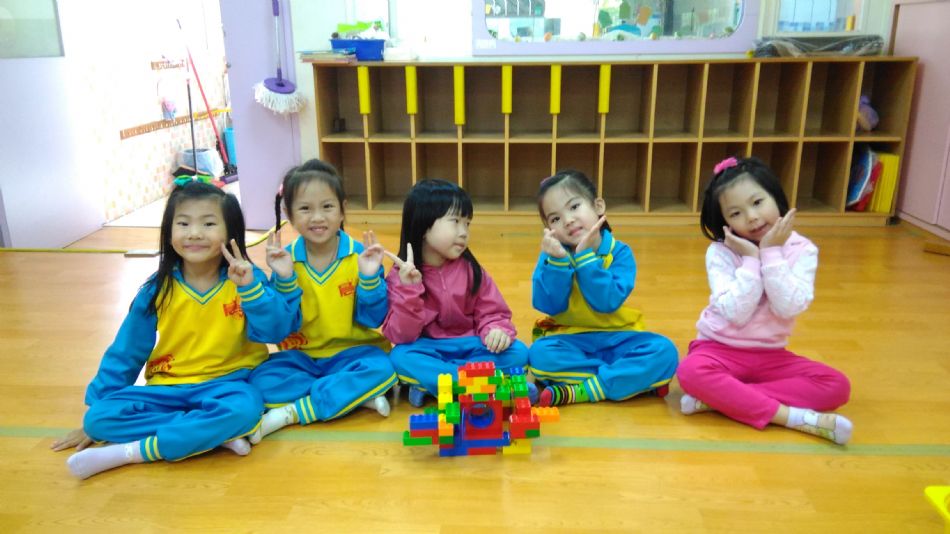 文件 : <FONT COLOR='red'>(108.11.27)樂高創作【尋寶記】.JPG</FONT> <BR> 尺寸 : <FONT COLOR='blue'>950 × 534</FONT> 圖元 <BR> 格式 : <FONT COLOR='green'>jpg</FONT> <BR> 大小 : <FONT COLOR='green'> -- </FONT> KB