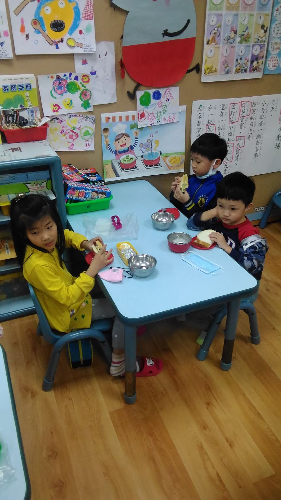 文件 : <FONT COLOR='red'>(109.04.21)主題課程【蔬菜三明治】.JPG</FONT> <BR> 尺寸 : <FONT COLOR='blue'>950 × 1689</FONT> 圖元 <BR> 格式 : <FONT COLOR='green'>jpg</FONT> <BR> 大小 : <FONT COLOR='green'> -- </FONT> KB