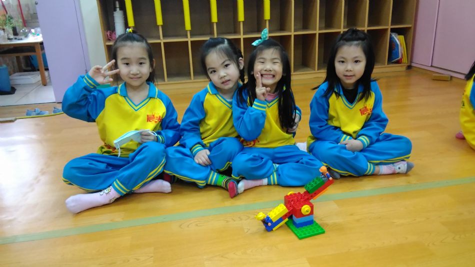 文件 : <FONT COLOR='red'>(109.04.22)樂高積木【翹翹板】-1.JPG</FONT> <BR> 尺寸 : <FONT COLOR='blue'>950 × 534</FONT> 圖元 <BR> 格式 : <FONT COLOR='green'>jpg</FONT> <BR> 大小 : <FONT COLOR='green'> -- </FONT> KB