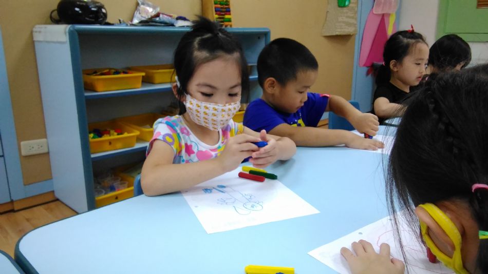 文件 : <FONT COLOR='red'>(108.08.14)創意塗鴨.JPG</FONT> <BR> 尺寸 : <FONT COLOR='blue'>950 × 534</FONT> 圖元 <BR> 格式 : <FONT COLOR='green'>jpg</FONT> <BR> 大小 : <FONT COLOR='green'> -- </FONT> KB