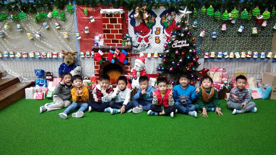 文件 : <FONT COLOR='red'>(108.12.24)節慶活動【歡樂聖誕】-1.JPG</FONT> <BR> 尺寸 : <FONT COLOR='blue'>950 × 534</FONT> 圖元 <BR> 格式 : <FONT COLOR='green'>jpg</FONT> <BR> 大小 : <FONT COLOR='green'> -- </FONT> KB