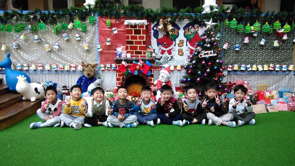 文件 : <FONT COLOR='red'>(108.12.24)節慶活動【歡樂聖誕】-4.JPG</FONT> <BR> 尺寸 : <FONT COLOR='blue'>950 × 534</FONT> 圖元 <BR> 格式 : <FONT COLOR='green'>jpg</FONT> <BR> 大小 : <FONT COLOR='green'> -- </FONT> KB