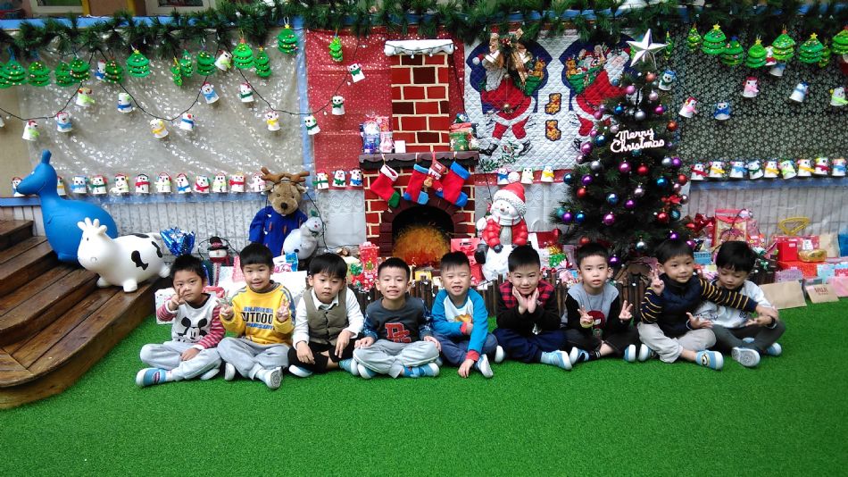 文件 : <FONT COLOR='red'>(108.12.24)節慶活動【歡樂聖誕】-5.JPG</FONT> <BR> 尺寸 : <FONT COLOR='blue'>950 × 534</FONT> 圖元 <BR> 格式 : <FONT COLOR='green'>jpg</FONT> <BR> 大小 : <FONT COLOR='green'> -- </FONT> KB