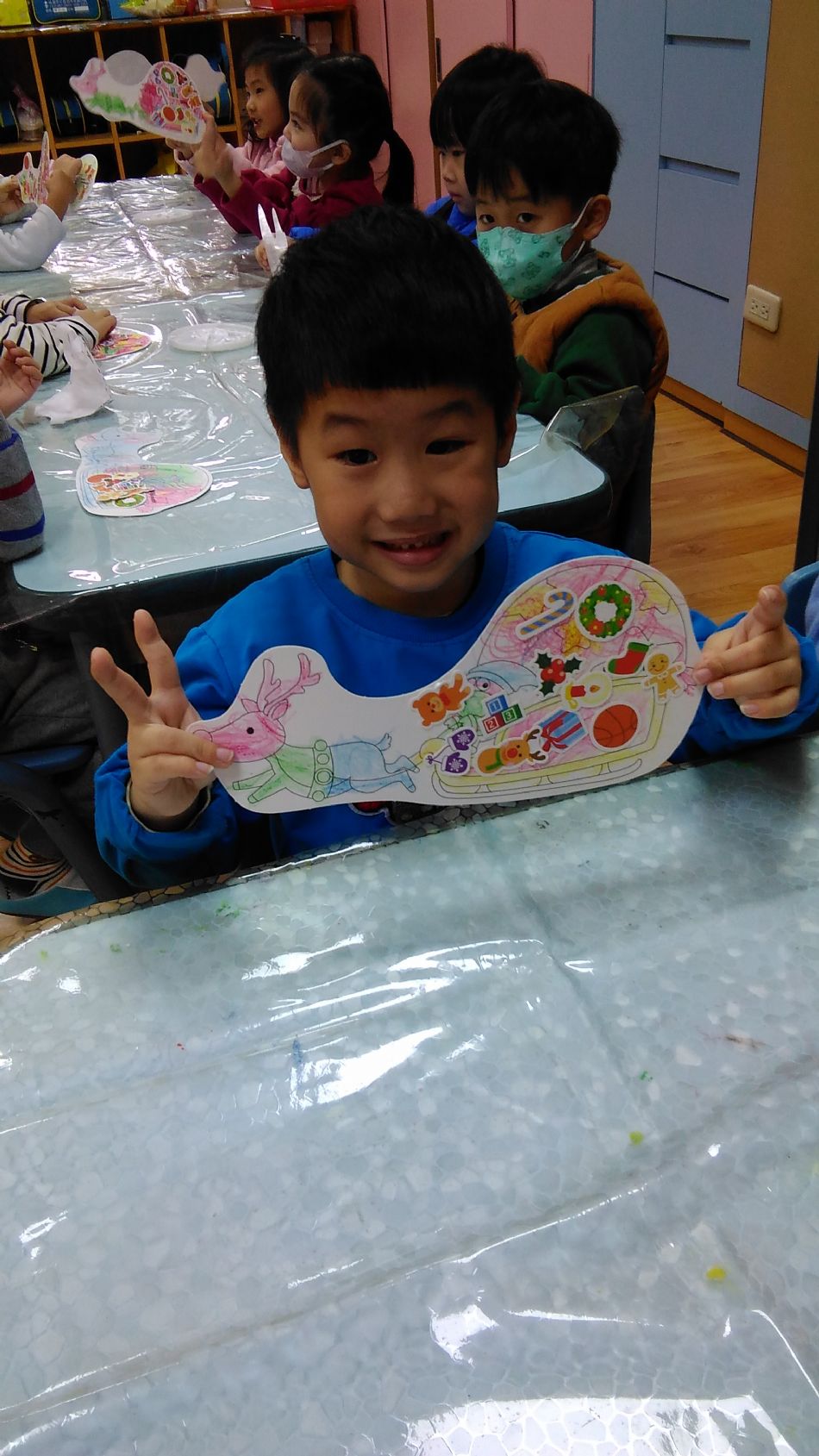 文件 : <FONT COLOR='red'>(108.12.24)節慶活動【歡樂聖誕】.JPG</FONT> <BR> 尺寸 : <FONT COLOR='blue'>950 × 1689</FONT> 圖元 <BR> 格式 : <FONT COLOR='green'>jpg</FONT> <BR> 大小 : <FONT COLOR='green'> -- </FONT> KB