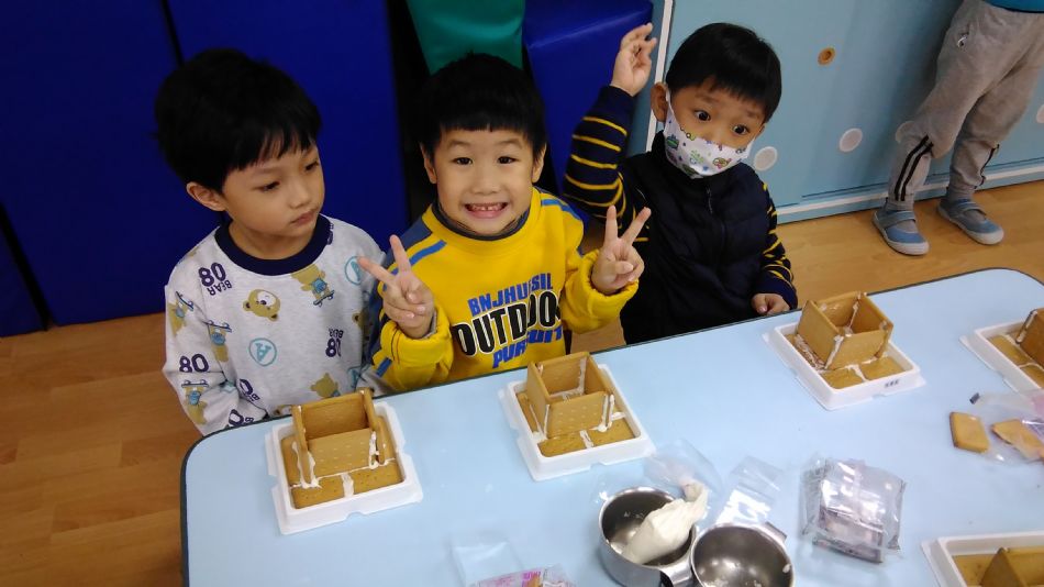 文件 : <FONT COLOR='red'>(108.12.24)聖誕快樂-3.JPG</FONT> <BR> 尺寸 : <FONT COLOR='blue'>950 × 534</FONT> 圖元 <BR> 格式 : <FONT COLOR='green'>jpg</FONT> <BR> 大小 : <FONT COLOR='green'> -- </FONT> KB