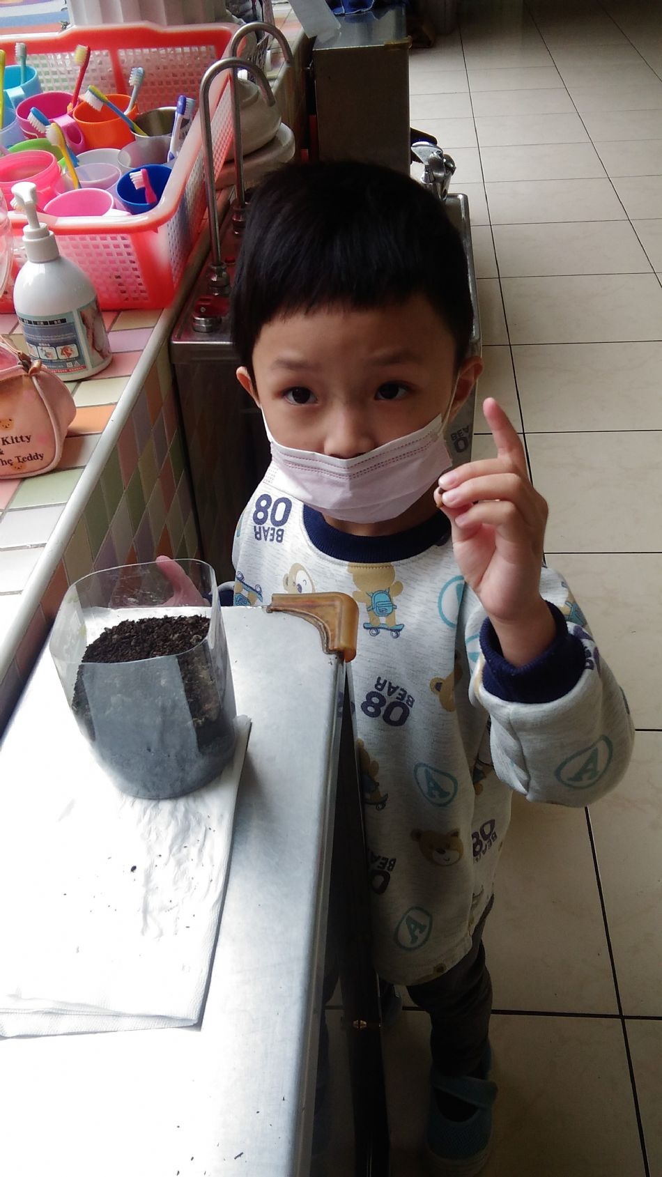 文件 : <FONT COLOR='red'>(109.03.11)主題課程【 種菜趣】.JPG</FONT> <BR> 尺寸 : <FONT COLOR='blue'>950 × 1689</FONT> 圖元 <BR> 格式 : <FONT COLOR='green'>jpg</FONT> <BR> 大小 : <FONT COLOR='green'> -- </FONT> KB