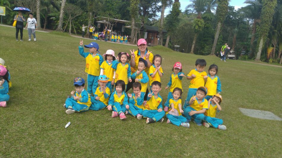 文件 : <FONT COLOR='red'>(108.11.01)綠世界-33.JPG</FONT> <BR> 尺寸 : <FONT COLOR='blue'>950 × 534</FONT> 圖元 <BR> 格式 : <FONT COLOR='green'>jpg</FONT> <BR> 大小 : <FONT COLOR='green'> -- </FONT> KB