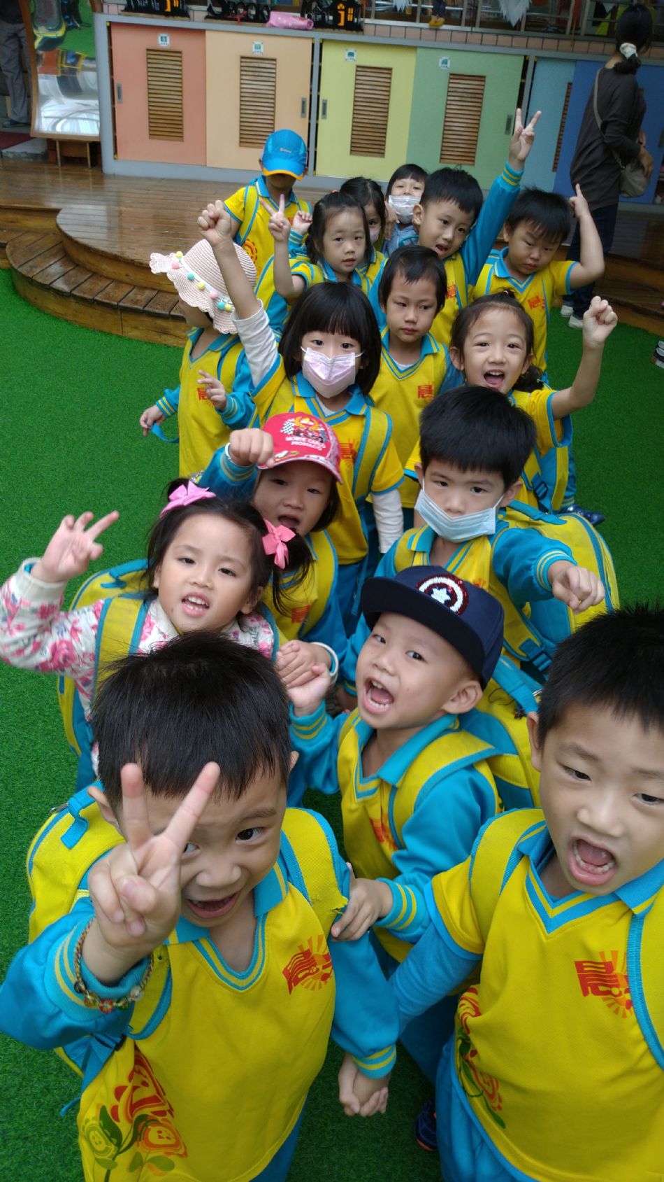 文件 : <FONT COLOR='red'>(108.11.01)綠世界-34.JPG</FONT> <BR> 尺寸 : <FONT COLOR='blue'>950 × 1689</FONT> 圖元 <BR> 格式 : <FONT COLOR='green'>jpg</FONT> <BR> 大小 : <FONT COLOR='green'> -- </FONT> KB