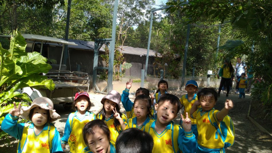 文件 : <FONT COLOR='red'>(108.11.01)綠世界-5.JPG</FONT> <BR> 尺寸 : <FONT COLOR='blue'>950 × 534</FONT> 圖元 <BR> 格式 : <FONT COLOR='green'>jpg</FONT> <BR> 大小 : <FONT COLOR='green'> -- </FONT> KB