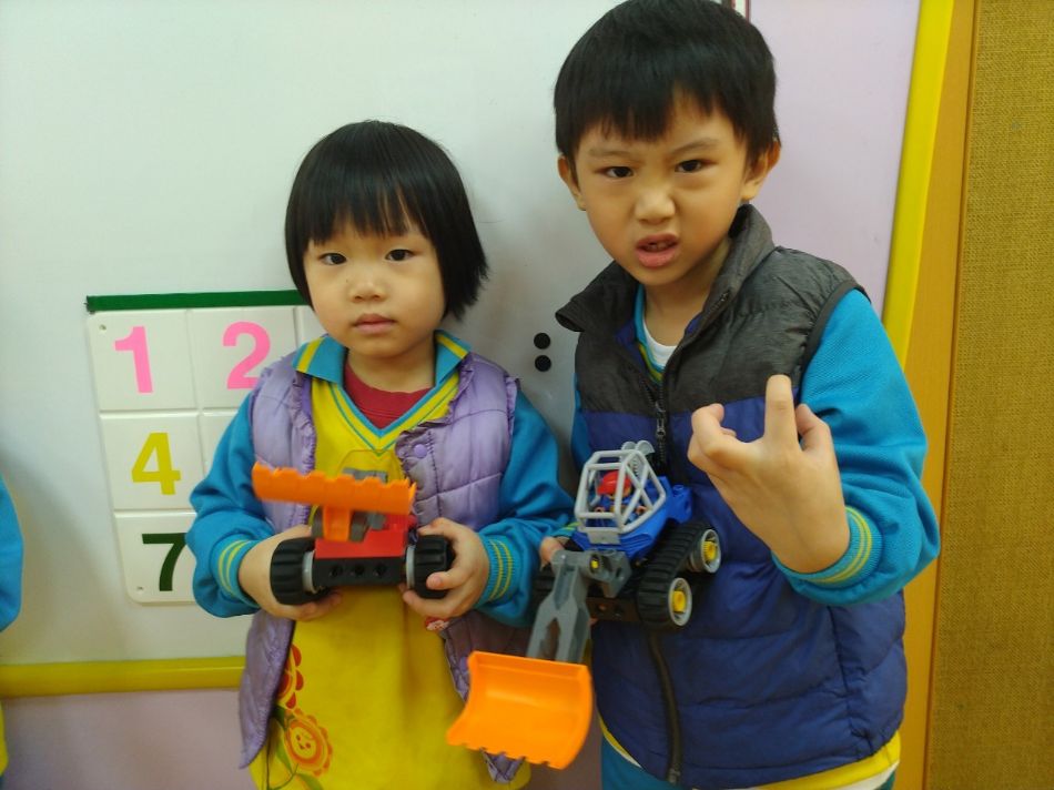 文件 : <FONT COLOR='red'>(109.01.08)樂高積木【建築工程車】-1.JPG</FONT> <BR> 尺寸 : <FONT COLOR='blue'>950 × 712</FONT> 圖元 <BR> 格式 : <FONT COLOR='green'>jpg</FONT> <BR> 大小 : <FONT COLOR='green'> -- </FONT> KB