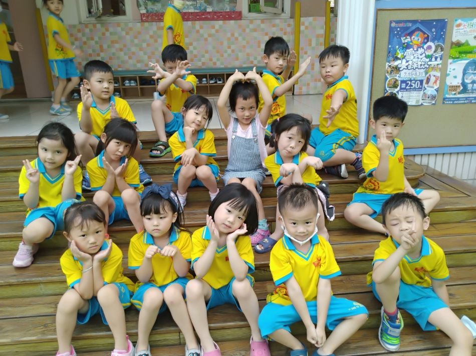 文件 : <FONT COLOR='red'>(109.06.24)體能課【團體照】.JPG</FONT> <BR> 尺寸 : <FONT COLOR='blue'>950 × 712</FONT> 圖元 <BR> 格式 : <FONT COLOR='green'>jpg</FONT> <BR> 大小 : <FONT COLOR='green'> -- </FONT> KB