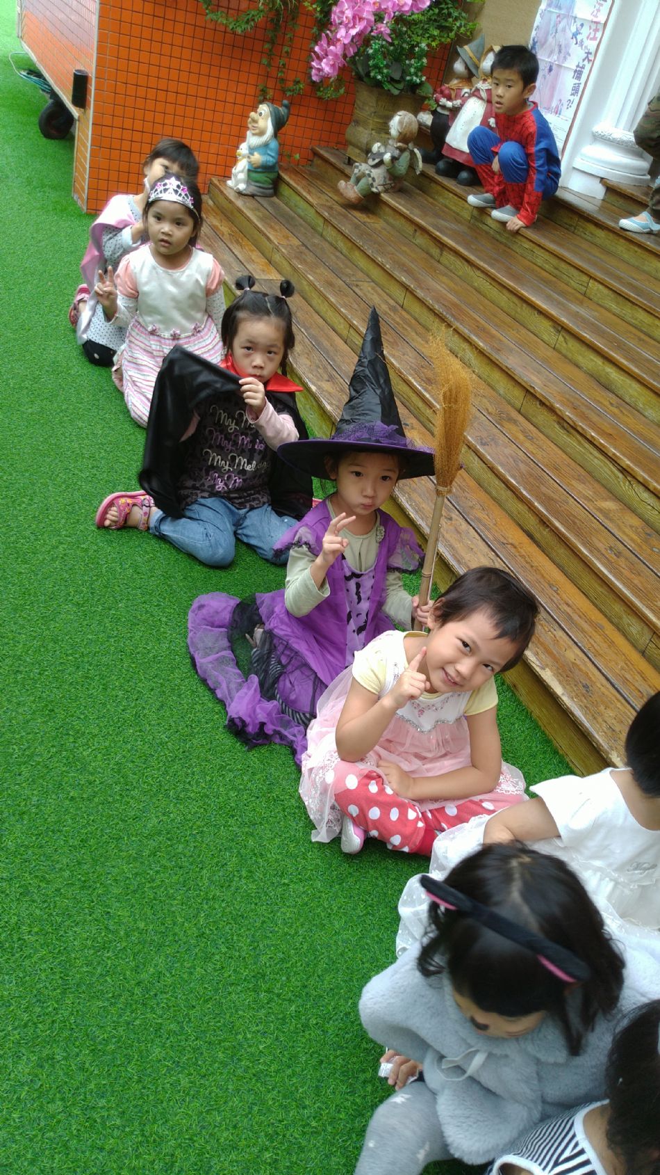 文件 : <FONT COLOR='red'>(108.10.30)萬聖節-1.JPG</FONT> <BR> 尺寸 : <FONT COLOR='blue'>950 × 1689</FONT> 圖元 <BR> 格式 : <FONT COLOR='green'>jpg</FONT> <BR> 大小 : <FONT COLOR='green'> -- </FONT> KB