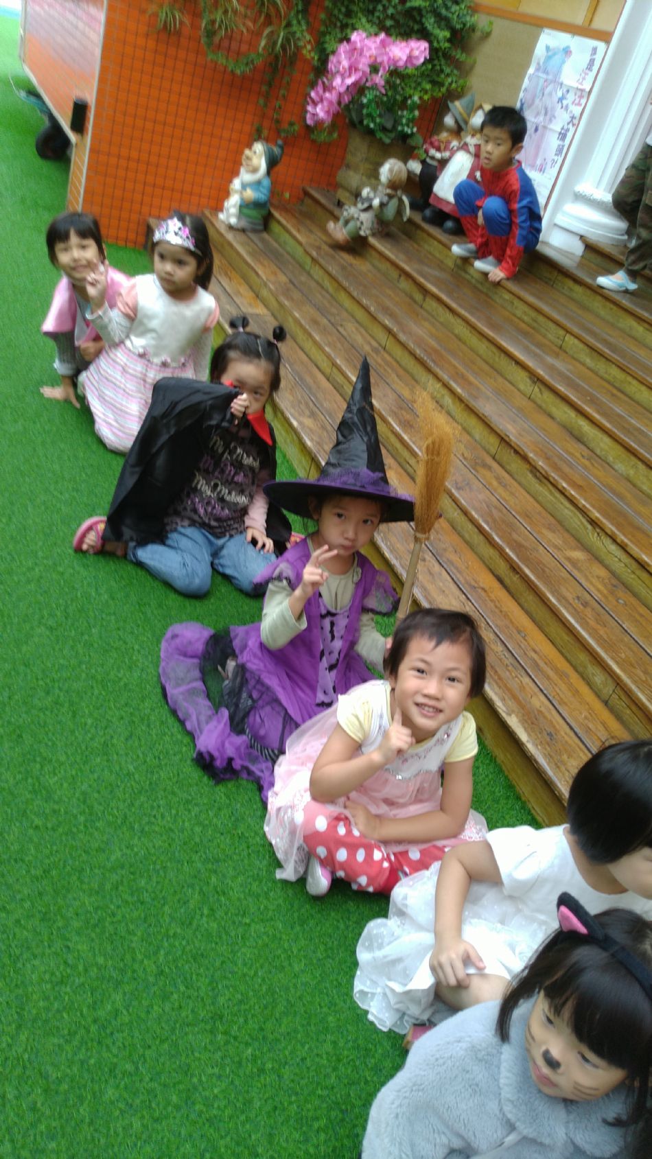 文件 : <FONT COLOR='red'>(108.10.30)萬聖節-7.JPG</FONT> <BR> 尺寸 : <FONT COLOR='blue'>950 × 1689</FONT> 圖元 <BR> 格式 : <FONT COLOR='green'>jpg</FONT> <BR> 大小 : <FONT COLOR='green'> -- </FONT> KB