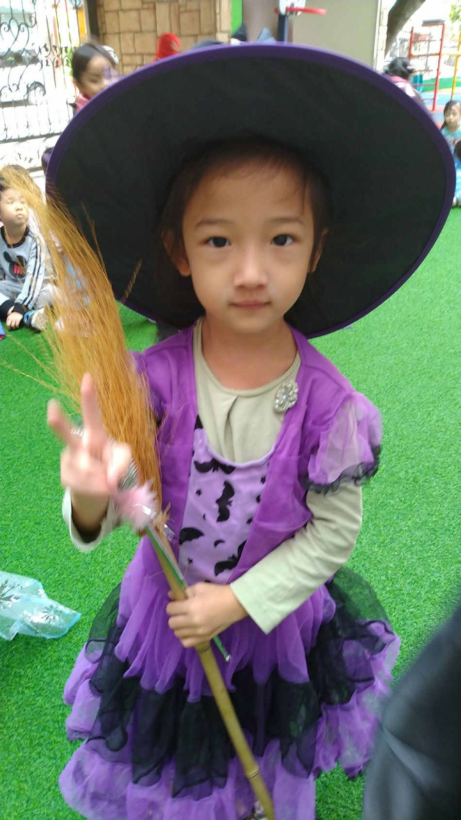 文件 : <FONT COLOR='red'>(108.10.30)萬聖節.JPG</FONT> <BR> 尺寸 : <FONT COLOR='blue'>950 × 1689</FONT> 圖元 <BR> 格式 : <FONT COLOR='green'>jpg</FONT> <BR> 大小 : <FONT COLOR='green'> -- </FONT> KB