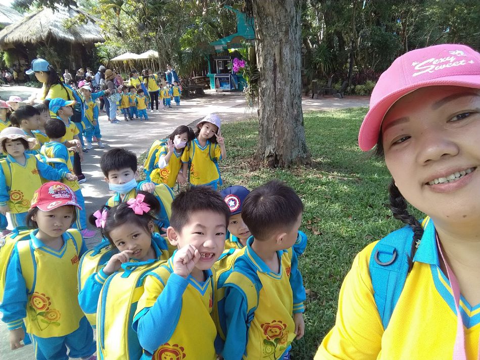 文件 : <FONT COLOR='red'>(108.11.01)綠世界-18.JPG</FONT> <BR> 尺寸 : <FONT COLOR='blue'>950 × 712</FONT> 圖元 <BR> 格式 : <FONT COLOR='green'>jpg</FONT> <BR> 大小 : <FONT COLOR='green'> -- </FONT> KB