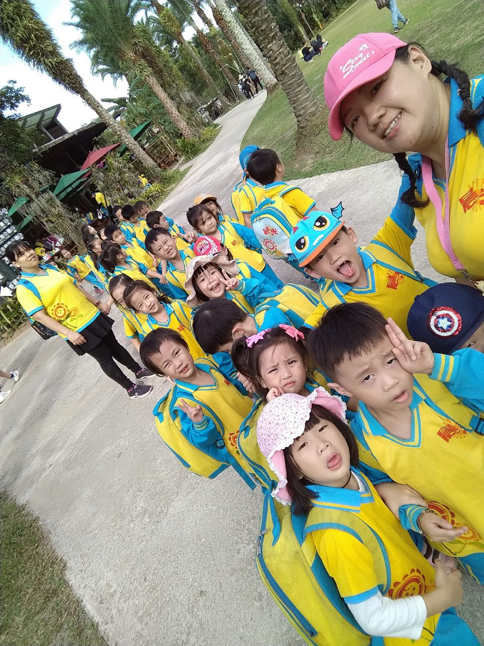 文件 : <FONT COLOR='red'>(108.11.01)綠世界-19.JPG</FONT> <BR> 尺寸 : <FONT COLOR='blue'>950 × 1267</FONT> 圖元 <BR> 格式 : <FONT COLOR='green'>jpg</FONT> <BR> 大小 : <FONT COLOR='green'> -- </FONT> KB