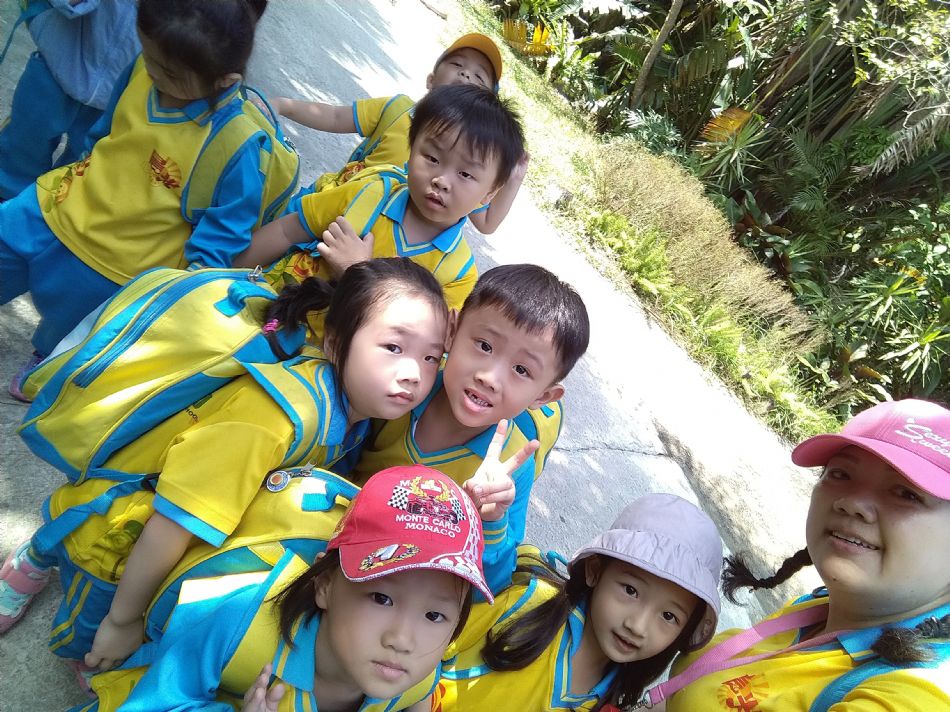 文件 : <FONT COLOR='red'>(108.11.01)綠世界-32.JPG</FONT> <BR> 尺寸 : <FONT COLOR='blue'>950 × 712</FONT> 圖元 <BR> 格式 : <FONT COLOR='green'>jpg</FONT> <BR> 大小 : <FONT COLOR='green'> -- </FONT> KB