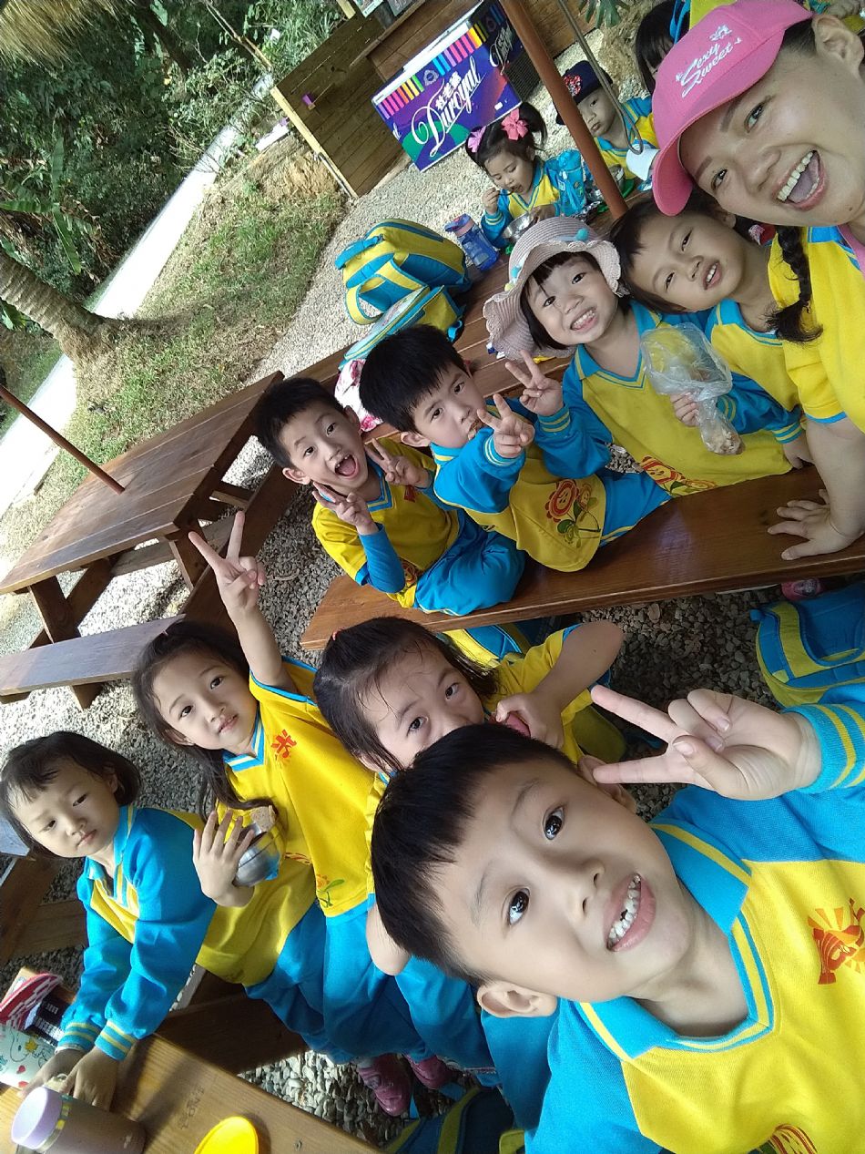 文件 : <FONT COLOR='red'>(108.11.01)綠世界-33.JPG</FONT> <BR> 尺寸 : <FONT COLOR='blue'>950 × 1267</FONT> 圖元 <BR> 格式 : <FONT COLOR='green'>jpg</FONT> <BR> 大小 : <FONT COLOR='green'> -- </FONT> KB