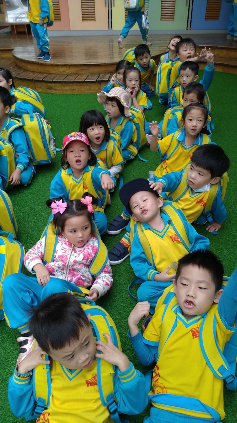 文件 : <FONT COLOR='red'>(108.11.01)綠世界-10.JPG</FONT> <BR> 尺寸 : <FONT COLOR='blue'>950 × 1689</FONT> 圖元 <BR> 格式 : <FONT COLOR='green'>jpg</FONT> <BR> 大小 : <FONT COLOR='green'> -- </FONT> KB