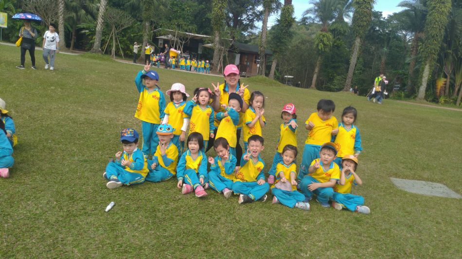 文件 : <FONT COLOR='red'>(108.11.01)綠世界-2.JPG</FONT> <BR> 尺寸 : <FONT COLOR='blue'>950 × 534</FONT> 圖元 <BR> 格式 : <FONT COLOR='green'>jpg</FONT> <BR> 大小 : <FONT COLOR='green'> -- </FONT> KB