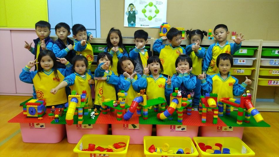 文件 : <FONT COLOR='red'>(108.12.18)樂高【綜合活動】-1.JPG</FONT> <BR> 尺寸 : <FONT COLOR='blue'>950 × 534</FONT> 圖元 <BR> 格式 : <FONT COLOR='green'>jpg</FONT> <BR> 大小 : <FONT COLOR='green'> -- </FONT> KB