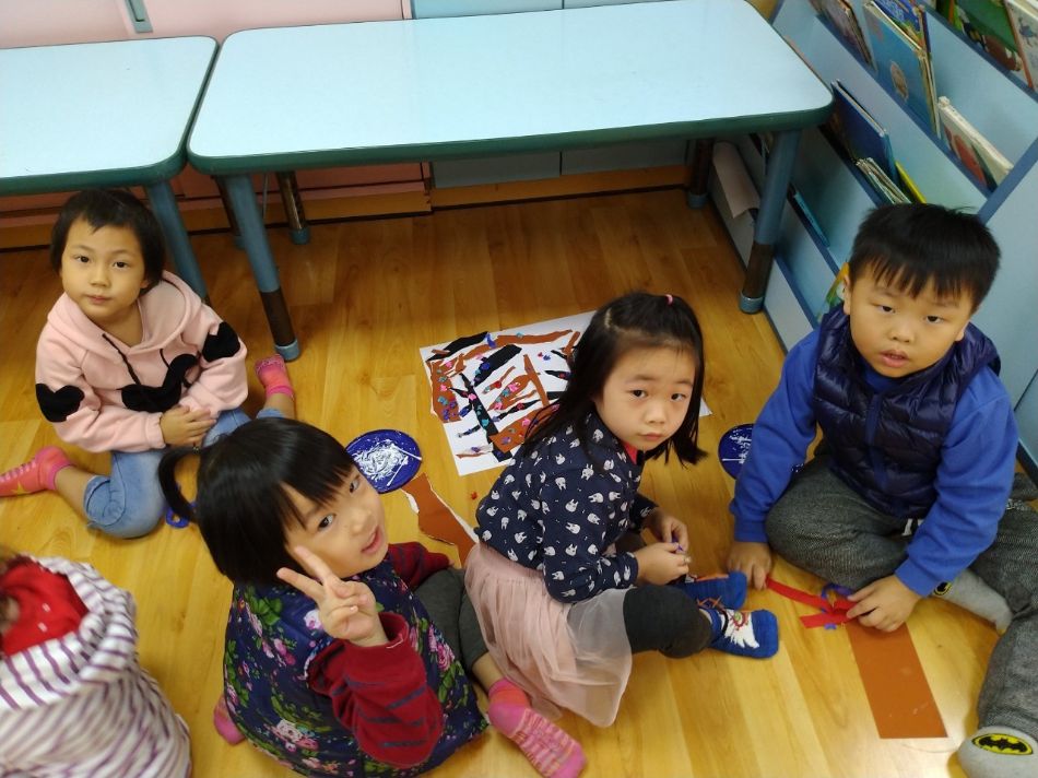 文件 : <FONT COLOR='red'>(109.01.04)美感課【花開富貴】.JPG</FONT> <BR> 尺寸 : <FONT COLOR='blue'>950 × 712</FONT> 圖元 <BR> 格式 : <FONT COLOR='green'>jpg</FONT> <BR> 大小 : <FONT COLOR='green'> -- </FONT> KB