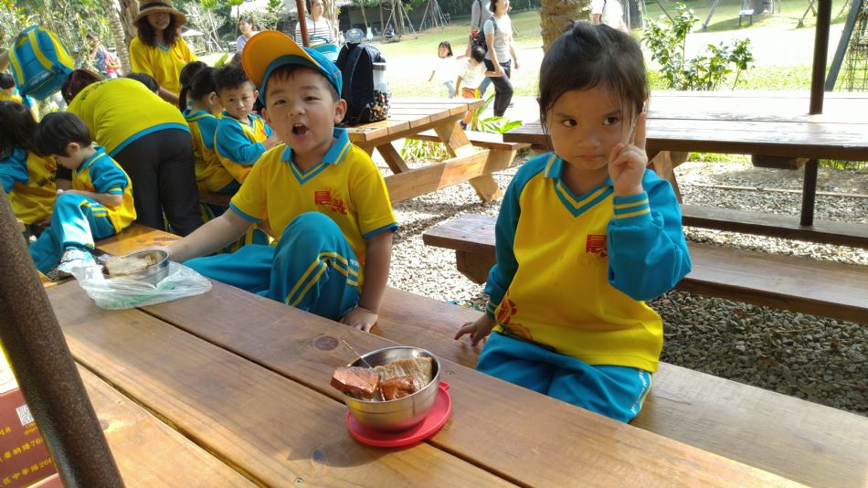 文件 : <FONT COLOR='red'>(108.11.01)綠世界-12.JPG</FONT> <BR> 尺寸 : <FONT COLOR='blue'>950 × 534</FONT> 圖元 <BR> 格式 : <FONT COLOR='green'>jpg</FONT> <BR> 大小 : <FONT COLOR='green'> -- </FONT> KB