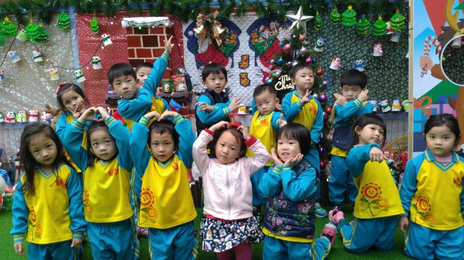 文件 : <FONT COLOR='red'>(108.12.25)交換禮物-4.JPG</FONT> <BR> 尺寸 : <FONT COLOR='blue'>950 × 534</FONT> 圖元 <BR> 格式 : <FONT COLOR='green'>jpg</FONT> <BR> 大小 : <FONT COLOR='green'> -- </FONT> KB