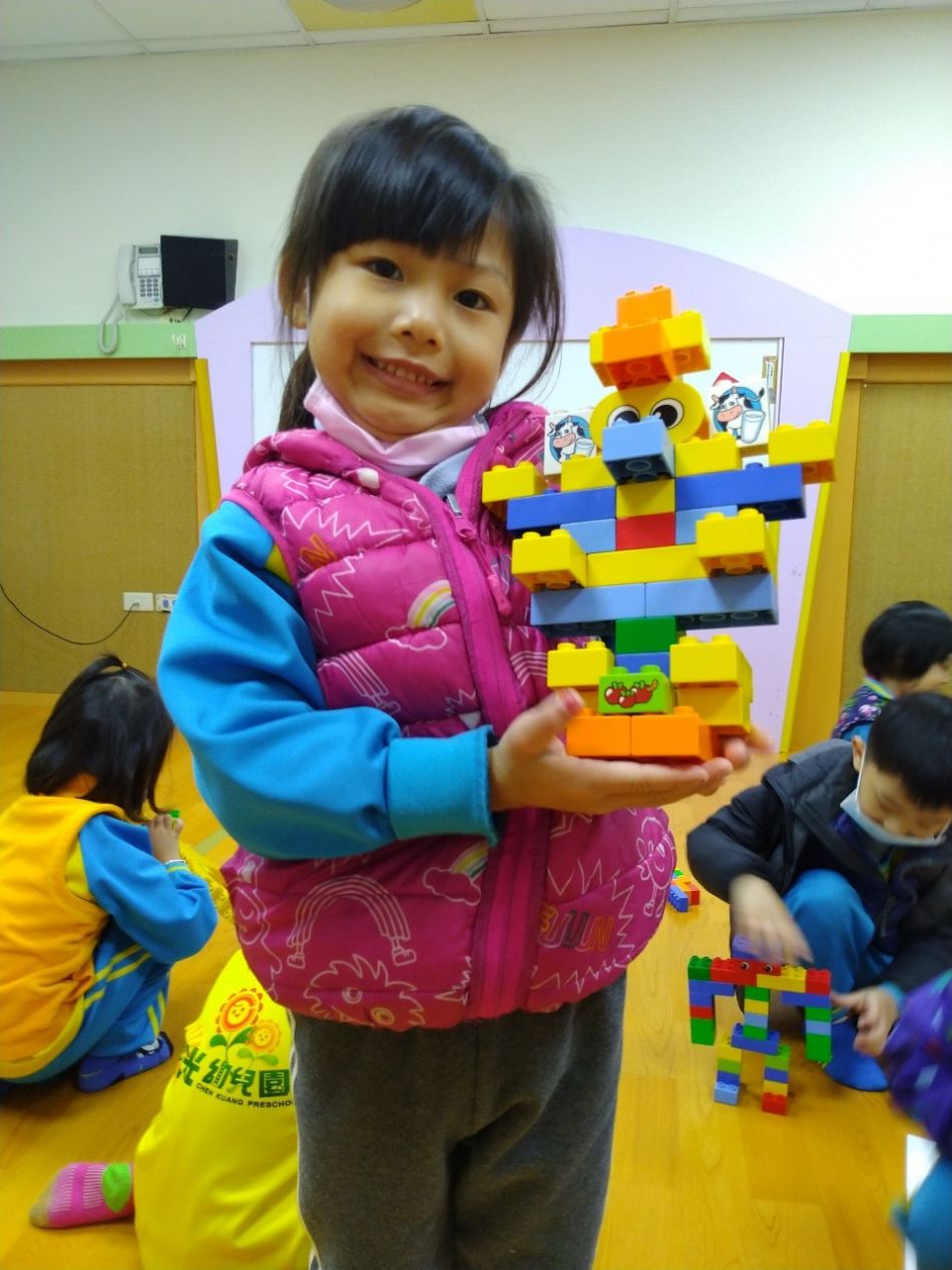 文件 : <FONT COLOR='red'>(109.02.05)樂高積木-1.JPG</FONT> <BR> 尺寸 : <FONT COLOR='blue'>950 × 1267</FONT> 圖元 <BR> 格式 : <FONT COLOR='green'>jpg</FONT> <BR> 大小 : <FONT COLOR='green'> -- </FONT> KB