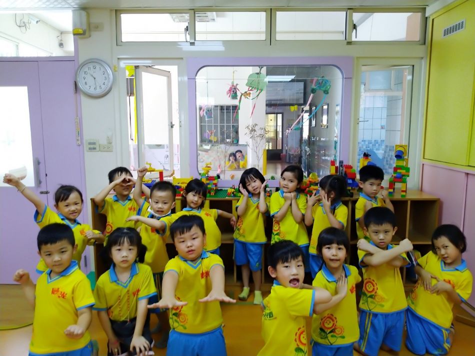 文件 : <FONT COLOR='red'>(109.07.08)樂高【綜合活動】-3.JPG</FONT> <BR> 尺寸 : <FONT COLOR='blue'>950 × 712</FONT> 圖元 <BR> 格式 : <FONT COLOR='green'>jpg</FONT> <BR> 大小 : <FONT COLOR='green'> -- </FONT> KB