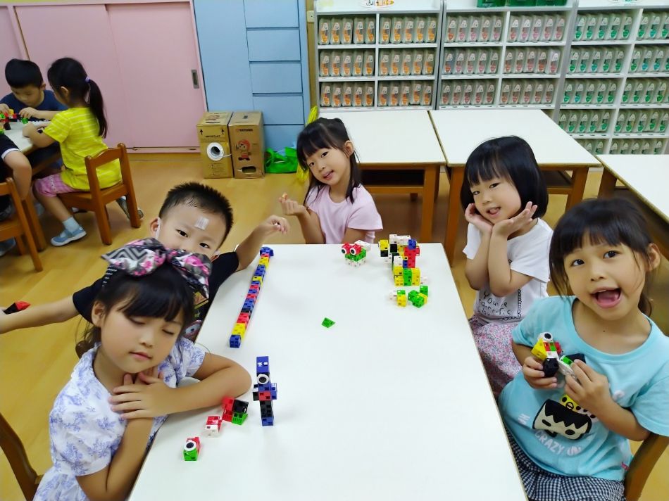 文件 : <FONT COLOR='red'>(109.07.06)桌遊-2.JPG</FONT> <BR> 尺寸 : <FONT COLOR='blue'>950 × 712</FONT> 圖元 <BR> 格式 : <FONT COLOR='green'>jpg</FONT> <BR> 大小 : <FONT COLOR='green'> -- </FONT> KB